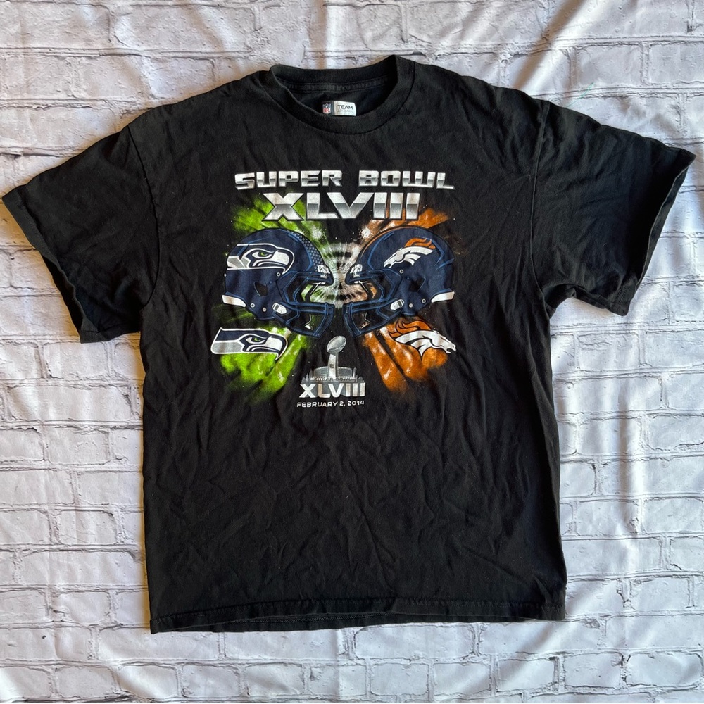 Super Bowl XLVIII T-shirt 2014 Large Football NFL Seattle Seahawks Denver Bronco